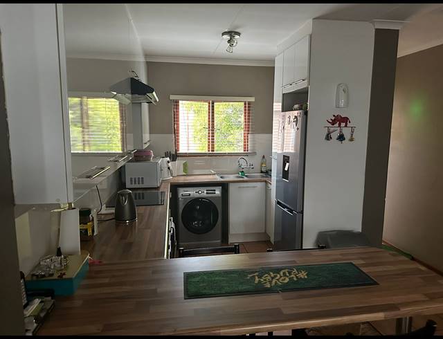2 BEDROOM FLAT FOR SALE IN NORTHWOLD